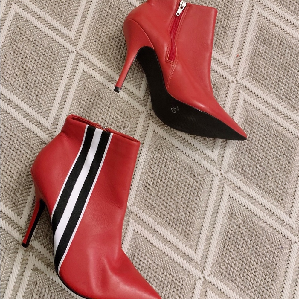 New Red Steve Madden Booties size 7.5